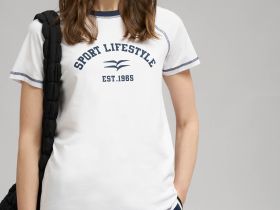 Футболка облегающего кроя из джерси