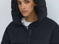 Утеплённая куртка с капюшоном, Черный