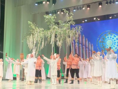 В Якутии отметили 30-летие народного ансамбля танца «Өркөн»