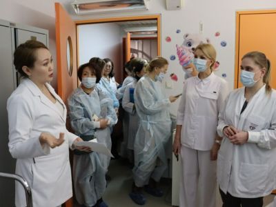 Специалисты неотложной детской хирургии из Москвы прошли курсы повышения квалификации в НЦМ Якутии