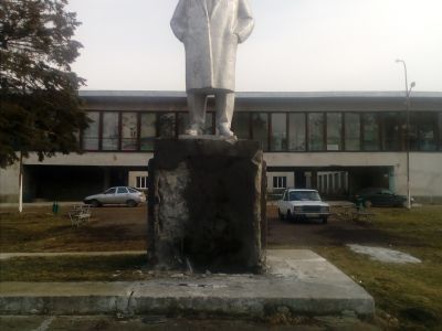 Памятник В.И. Ленину