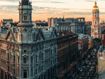 Романтический Питер: дворы, парадные, коммуналка и крыша