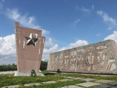 Мемориал защитникам полуостровов Рыбачий и Средний
