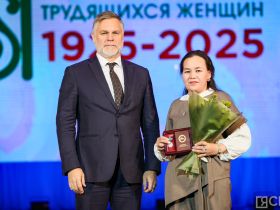 Матерям Якутии вручили госнаграды с денежным вознаграждением
