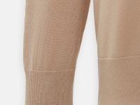 Джемпер с воротником-стойкой и спущенным плечом