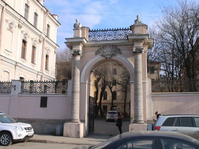 Ограда с воротами