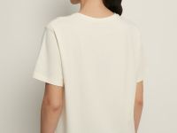 Футболка прямого силуэта с вышивкой