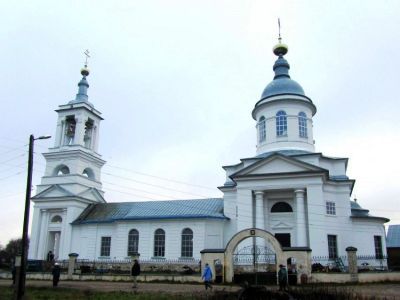 Троицкая церковь с интерьером