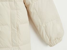 Пуховое пальто с капюшоном