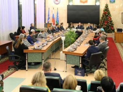 Одним из важнейших приоритетов является общественная работа