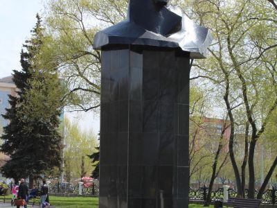 Бюст Ф.Э. Дзержинского