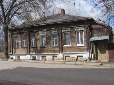 В этом доме в 1902 году находилась явочная квартира нелегальной социал-демократической организации "Северный рабочий союз". Здесь бывали члены ЦК этого союза М.А.Богачев и О.А.Варенцова