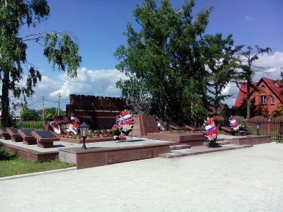 Братская могила советских воинов