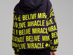 Куртка текстильная с полиуретановым покрытием для девочек (ветровка)