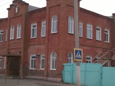 Училище земское