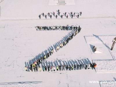 В Якутске прошел флешмоб к годовщине воссоединения Крыма с Россией
