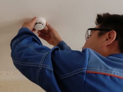 Не менее 4500 дымовых извещателей установят в домах многодетных и малоимущих семей Якутска