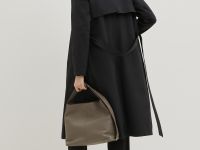 Плащ А-силуэта с поясом