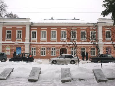 Дом, в котором перед трудящимися выступил в 1919 году Калинин Михаил Иванович и в 1924 году, 1931 г. нарком здровоохранения Семашко Николай Александрович