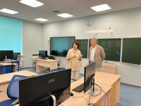 Сенатор Сахамин Афанасьев посетил детские лагеря в Якутске