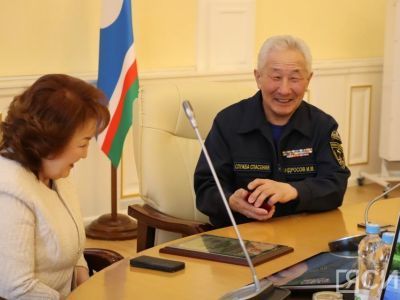 В Якутске с 65-летием поздравили руководителя Службы спасения республики Иннокентия Андросова