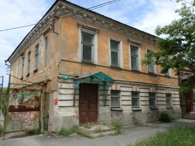 Мемориальное здание - административное здание