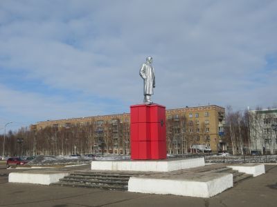 Скульптурный памятник В.И.Ленину в г. Инта