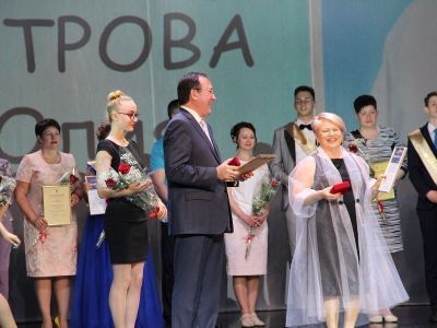 Пришло «Время достойных». Лучшие мирнинские школьники получат премию главы района