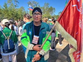 Глава Якутии встретился с активной молодежью на турслете «Турсун-2025»