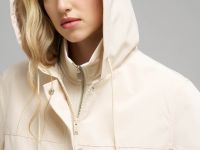 Ветровка с капюшоном свободного силуэта