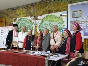 В Якутске открылась выставка родословных семей Якутии