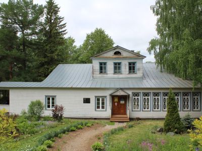 Дом, в котором жили лесоводы Теплоуховы