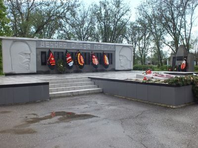 Памятник землякам-участникам гражданской и Великой Отечественной войны