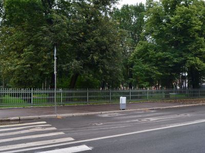 Сквер Металлистов с оградой