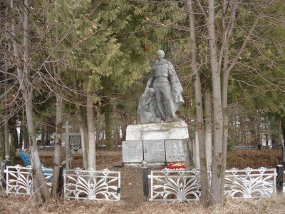 Братская могила с захоронением воинов, погибших в период Великой Отечественной войны 1941—1945 гг.