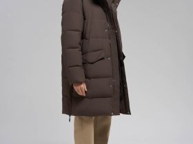 Однобортное пальто с капюшоном