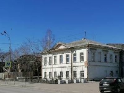 Дома, построенные в стиле классицизма для заводских служащих Демидова