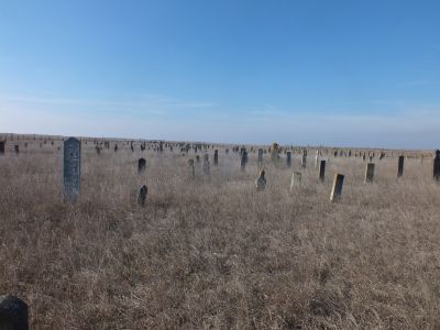 Стелы надмогильные с тухумным знаком рода Канглы