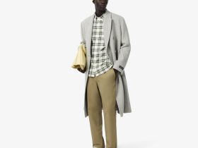 Шерстяная шапка Lacoste унисекс в рубчик