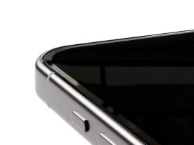 Защитное стекло VLP Privacy Glass для Apple iPhone 16 Pro