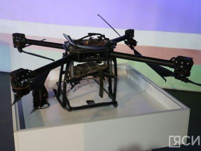 Трофейный квадрокоптер, сбитый в зоне проведения СВО, передали музею Якутска