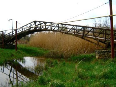 Пешеходный мост через ерик у Обуховской церкви
