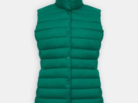 Утепленный жилет приталенного силуэта