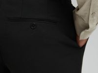 Брюки прямого кроя со складками