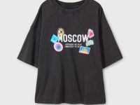 Чёрная футболка оверсайз с варкой и принтом Глория Джинс