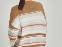 Джемпер с округлым вырезом свободного силуэта