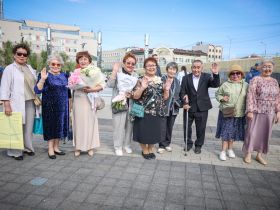 Первая торжественная регистрация брака состоялась на площади Республики