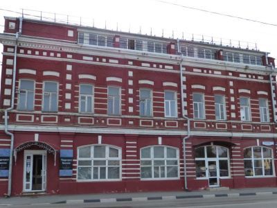 Дом жилой с торговым 1-м этажом