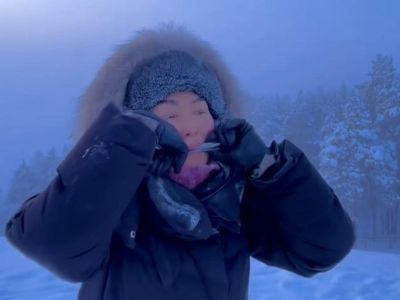 Видео: хомусист Юлиана Кривошапкина сыграла на хомусе в 50-градусные морозы