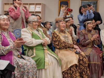 «Живая нить традиций древних»: яркое событие прошло в библиотеке Мирного